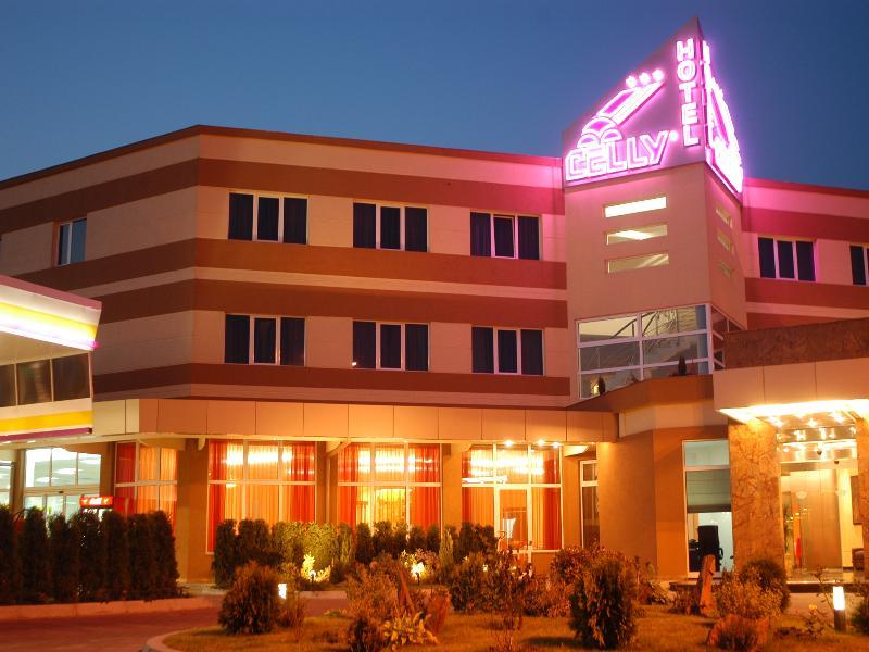 Celly Hotel Piteşti Extérieur photo