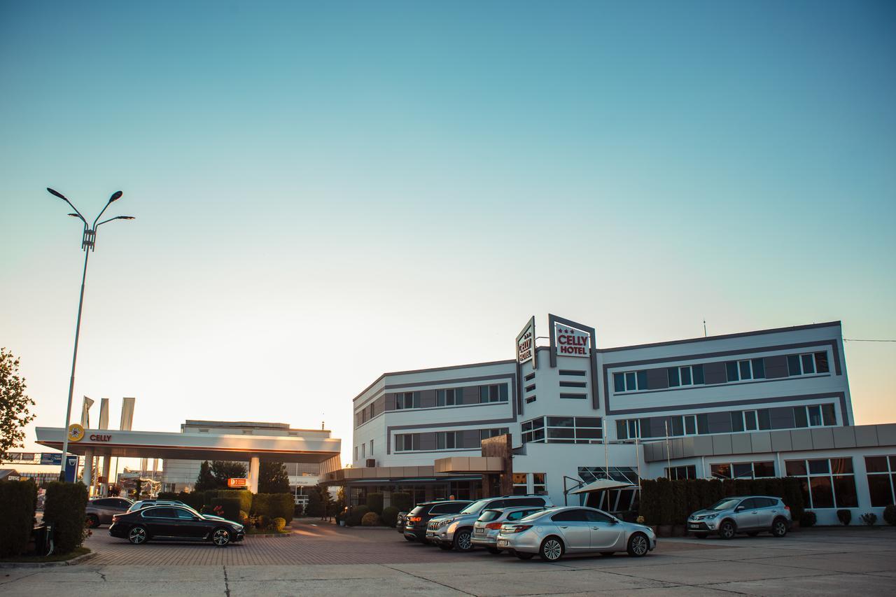 Celly Hotel Piteşti Extérieur photo