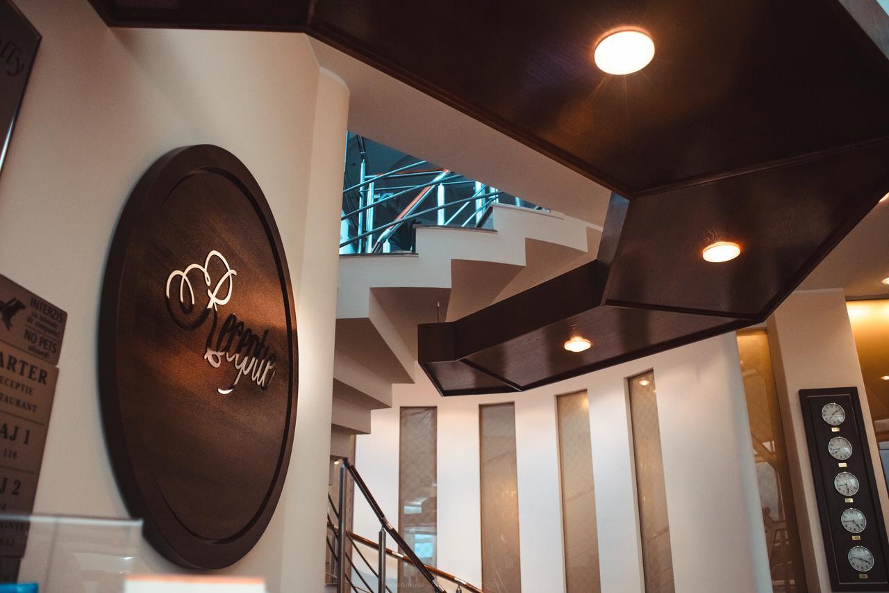 Celly Hotel Piteşti Extérieur photo